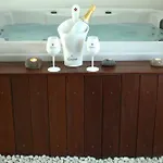 Mas Sainte Marie ,piscine Chauffee Guest house 4*