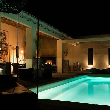 Mas Sainte Marie ,piscine Chauffée Aigues-Mortes