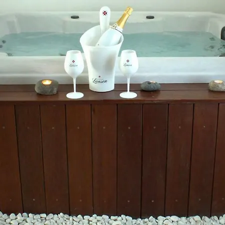 Mas Sainte Marie ,piscine Chauffée Gasthof 4*